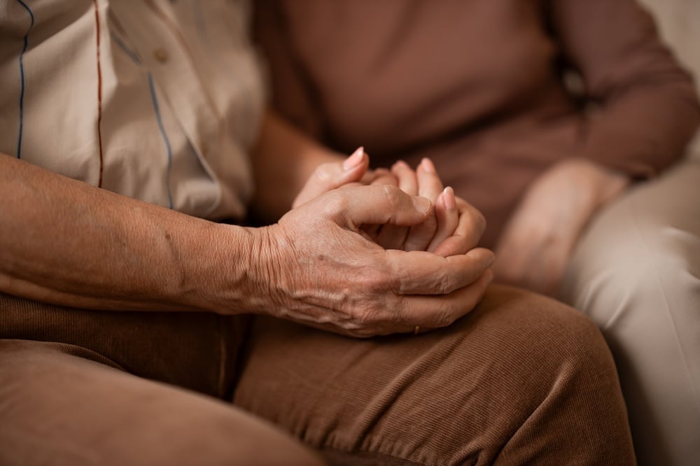 Shay pflegt ihre Urgroßeltern zu Hause mit viel Liebe