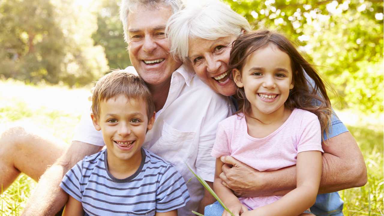 Wie oft sollten Großeltern ihre Enkel sehen? Einsamkeit ...